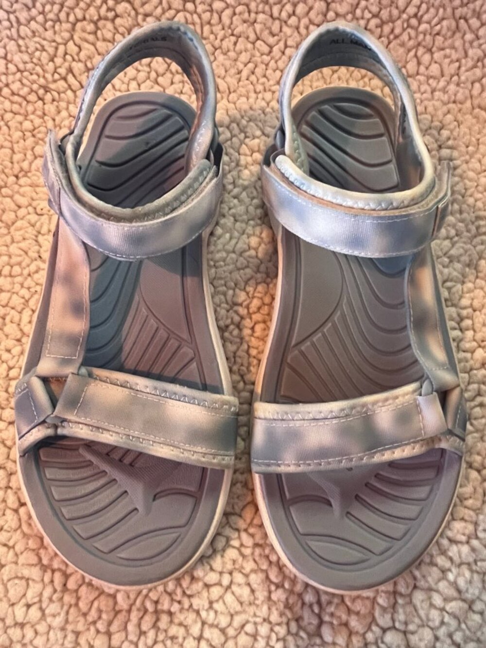 FILA 90s Retro Chunky Disruptor Iridescent Blue Silver Sandal Women 9 Streetwear
